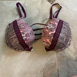 NWOT Victoria’s Secret push-up bra 34DD
